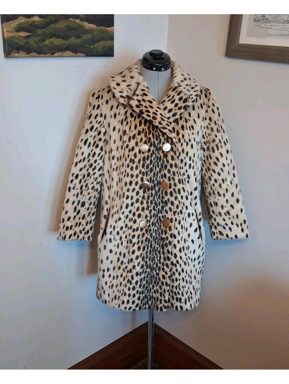 Vintage 1960s faux fur leopard Coat, Spotted Cruella De Vil Lined Retro Mod/gogo